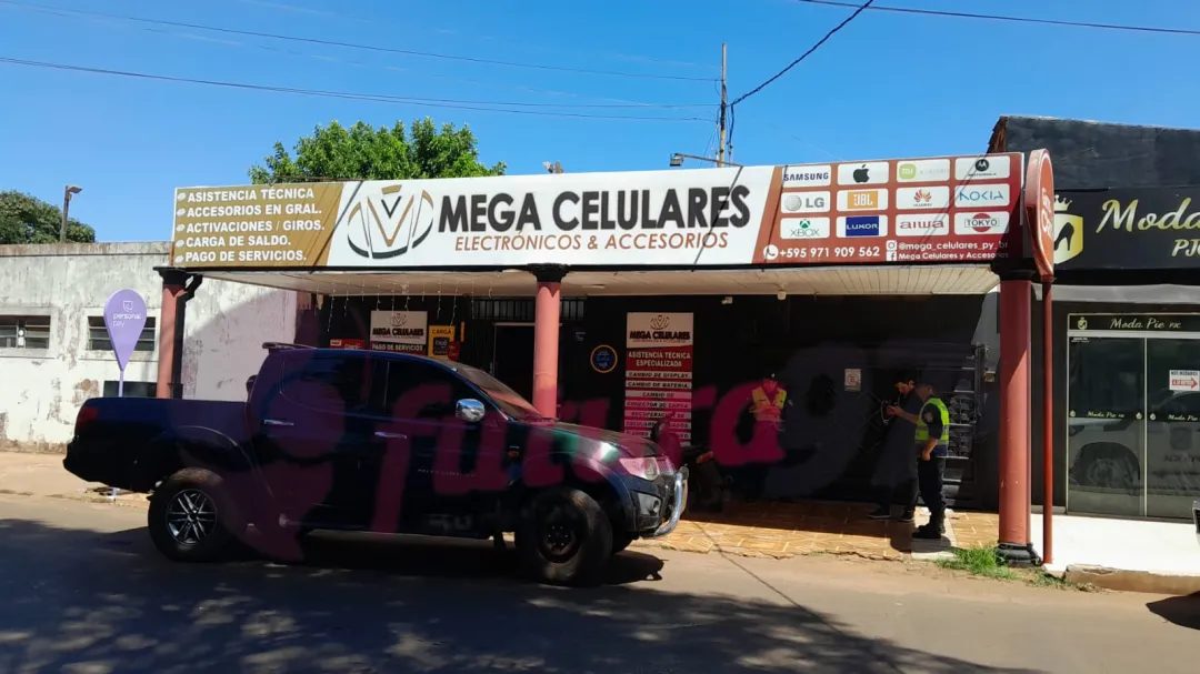 Pareja asalta tienda de celulares en Pedro Juan Caballero.